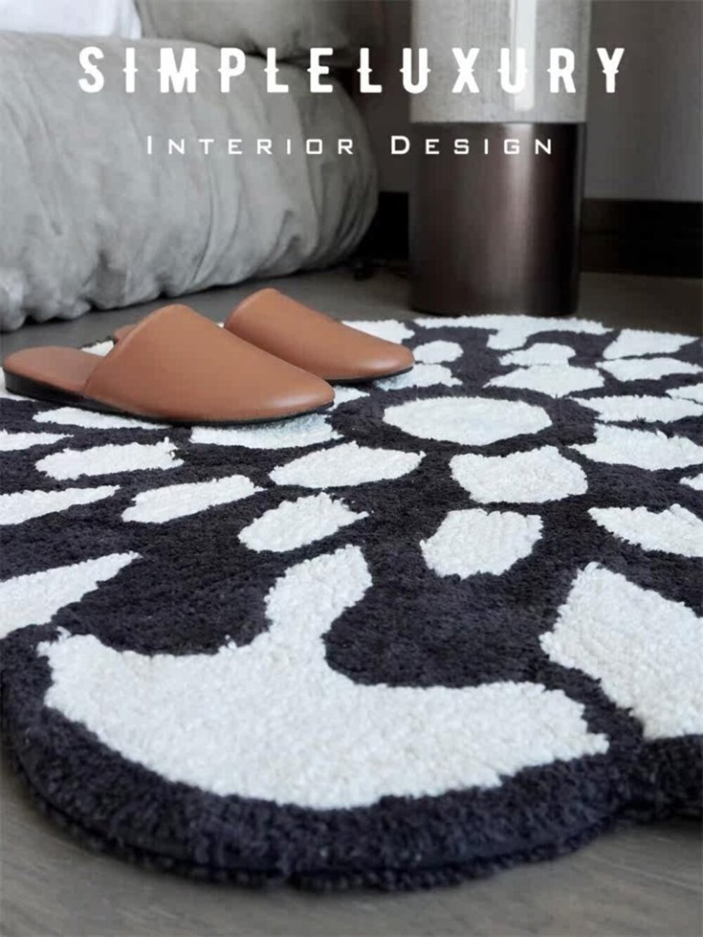 Discontinued Brand New MISSONI HOME Black And White Floral Bath Rug Dia 31"